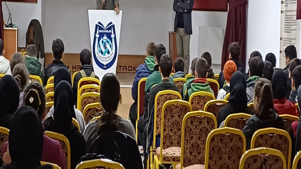 Okulumuz rehberlik servisi tarafından 8. sınıf öğrencilerine 'Dikkat ve Odaklanma' temalı seminer yapıldı.